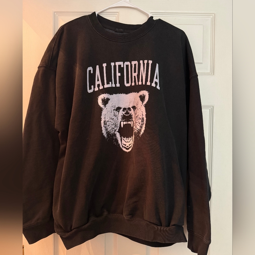 Brandy Melville / John Galt, California Bear Graphic Black Sweater - Oversized